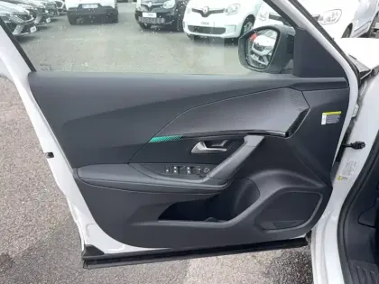 Photo 20 Peugeot 2008  PureTech 130 S&S EAT8