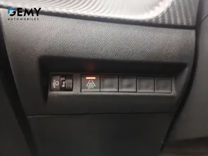 Photo 67 Peugeot 208  PureTech 75 S&S BVM5