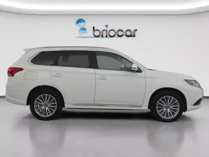 Photo 5 Mitsubishi Outlander PHEV Twin Motor Intense 4WD + Attelage