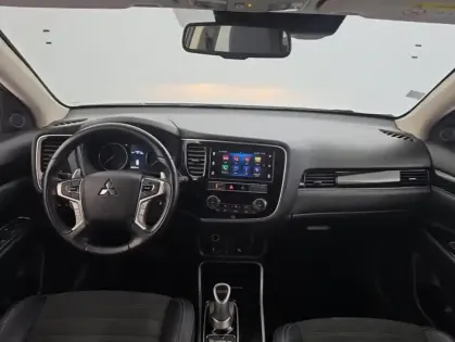 Photo 19 Mitsubishi Outlander PHEV Twin Motor Intense 4WD + Attelage