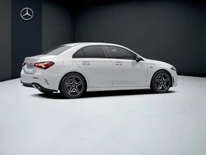 Photo 19 Mercedes Classe A A 250 e Berline