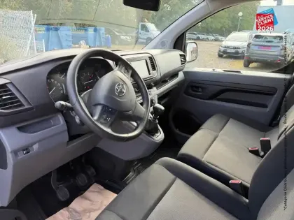 Photo 29 Toyota Proace  Medium 2.0 D-4D 140 Business RC23