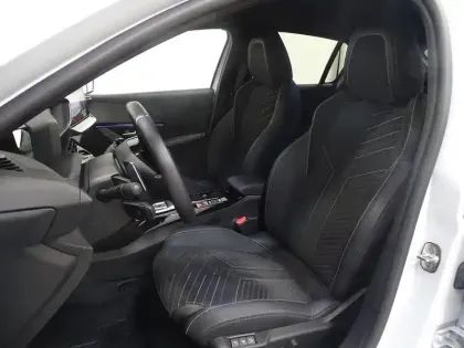 Photo 10 Peugeot 208  1.2 Hybrid 100ch GT e-DCS6