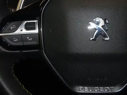 Photo 13 Peugeot 2008  1.2 PureTech 130ch S&S GT EAT8