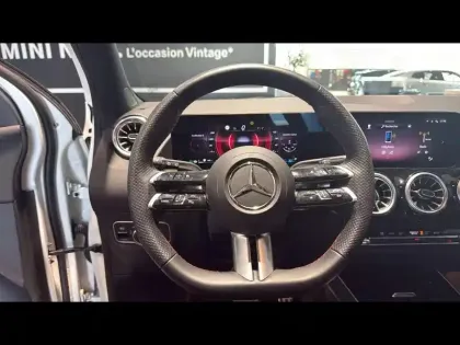 Photo 13 Mercedes GLA  180 136ch AMG Line 7G-DCT