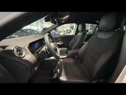 Photo 10 Mercedes GLA  180 136ch AMG Line 7G-DCT