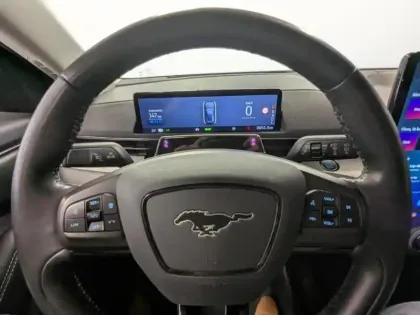Photo 13 Ford Mustang  Mach-E 269ch Standard Range 76kWh Mach-E Propulsion