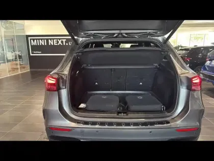 Photo 13 Mercedes GLA  250 e hybride rechargeable 218ch AMG Line 8G-DCT