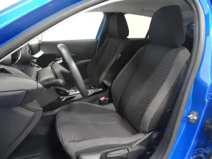 Photo 10 Peugeot 208  e- 136ch Style