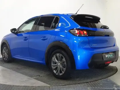 Photo 6 Peugeot 208  e- 136ch Style