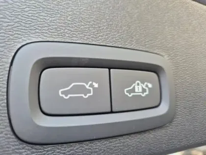 Photo 10 Volvo XC40  Recharge Twin AWD 408ch Pro EDT