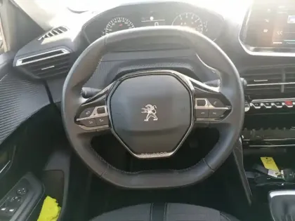 Photo 8 Peugeot 208  BlueHDi 100 S&S BVM6