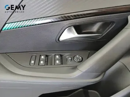 Photo 16 Peugeot 2008  Electrique 136 ch
