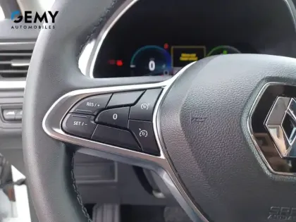 Photo 13 Renault Captur  E-Tech full hybrid 145