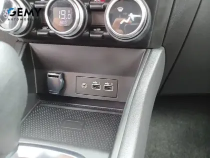 Photo 17 Renault Captur  E-Tech full hybrid 145