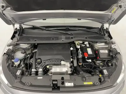 Photo 20 Peugeot 208  PureTech 100 S&S BVM6
