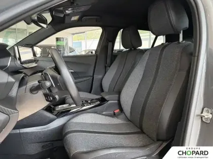 Photo 8 Peugeot 2008  Hybrid 136 e-DCS6