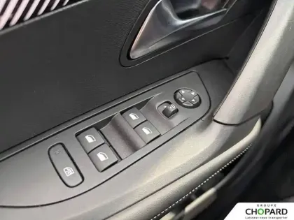 Photo 14 Peugeot 2008  Hybrid 136 e-DCS6