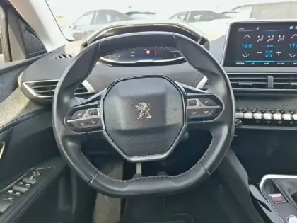 Photo 8 Peugeot 3008  1.2 Puretech 130ch S&S BVM6