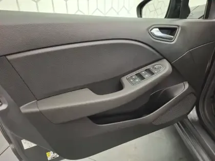 Photo 21 Renault Clio  E-Tech full hybrid 145 ch GSR2
