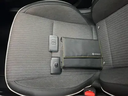 Photo 40 Renault Clio  E-Tech 140 - 21N