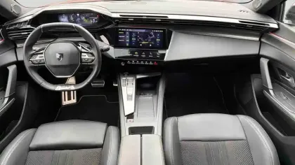 Photo 20 Peugeot 308  PureTech 130ch S&S EAT8