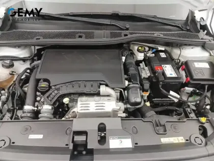 Photo 33 Peugeot 208  PureTech 100 S&S BVM6