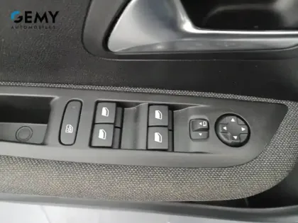 Photo 29 Peugeot 208  PureTech 100 S&S BVM6
