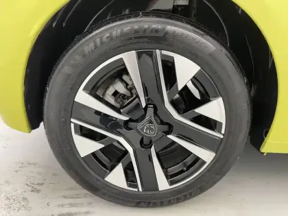 Photo 18 Peugeot 208  PureTech 100 S&S BVM6