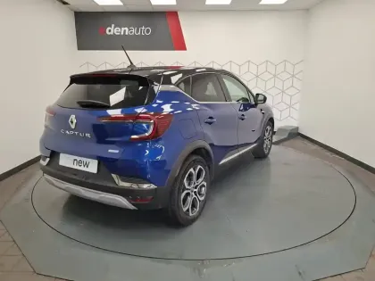 Photo 11 Renault Captur  E-Tech Plug-in 160