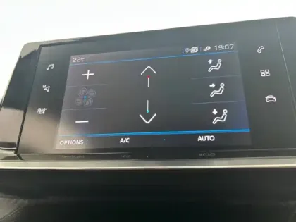 Photo 48 Peugeot 2008  BlueHDi 110 S&S BVM6