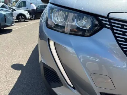 Photo 15 Peugeot 2008  Electrique 136 ch