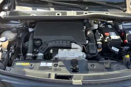 Photo 15 Peugeot 2008  PureTech 100 S&S BVM6
