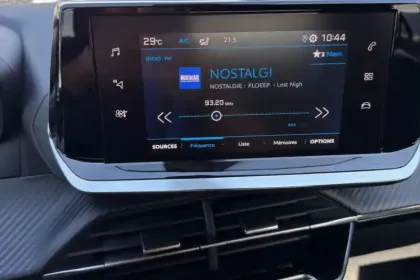 Photo 16 Peugeot 2008  PureTech 100 S&S BVM6