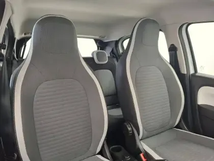 Photo 27 Renault Twingo  III E-Tech