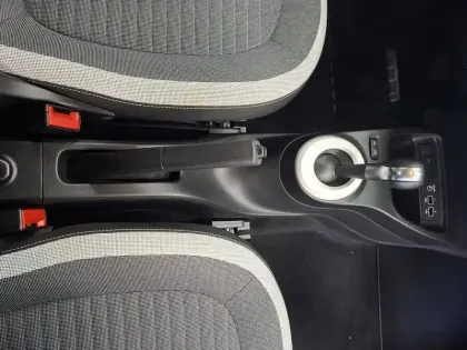Photo 29 Renault Twingo  III E-Tech