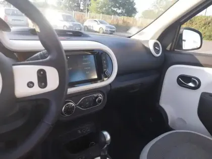 Photo 13 Renault Twingo  III E-Tech