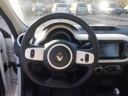 Photo 10 Renault Twingo  III E-Tech
