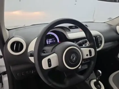 Photo 59 Renault Twingo  III E-Tech