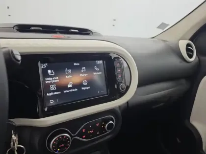 Photo 204 Renault Twingo  III E-Tech