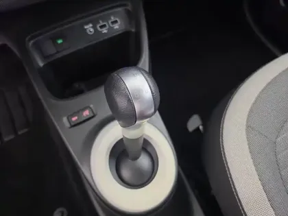 Photo 91 Renault Twingo  III E-Tech