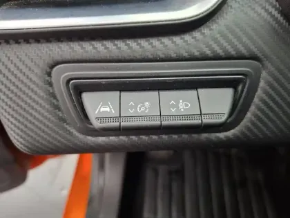 Photo 31 Renault Clio  E-Tech hybride 145