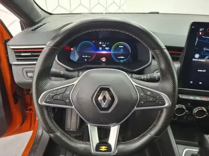 Photo 32 Renault Clio  E-Tech hybride 145