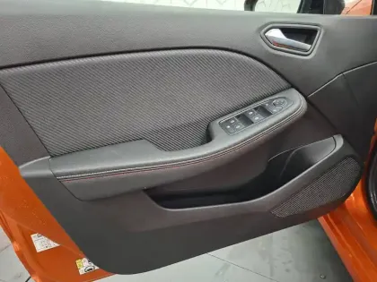 Photo 21 Renault Clio  E-Tech hybride 145
