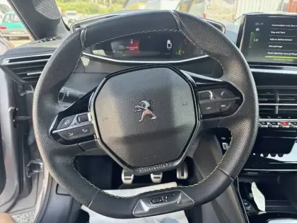 Photo 19 Peugeot 208  PureTech 100 S&S BVM6