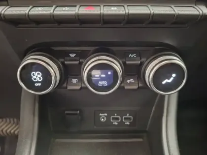 Photo 40 Renault Captur  Blue dCi 115 EDC