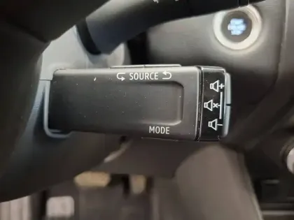 Photo 37 Renault Captur  Blue dCi 115 EDC