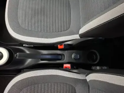 Photo 29 Renault Twingo  III E-Tech