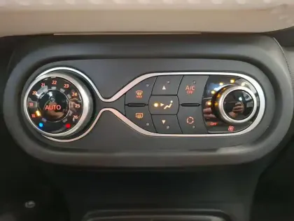 Photo 32 Renault Twingo  III E-Tech