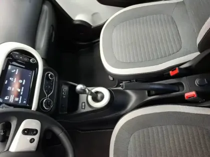 Photo 28 Renault Twingo  III E-Tech